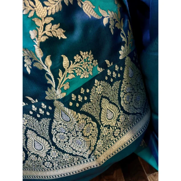 Teal & Azure Rang Kaat Silk Suit with Paani Gold Kadwa Weave