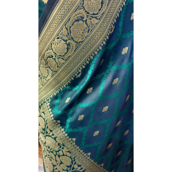 Teal & Azure Rang Kaat Silk Suit with Paani Gold Kadwa Weave